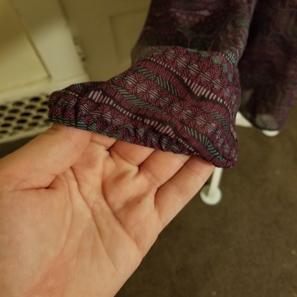 A beautiful see through top - Picture 4 of 4